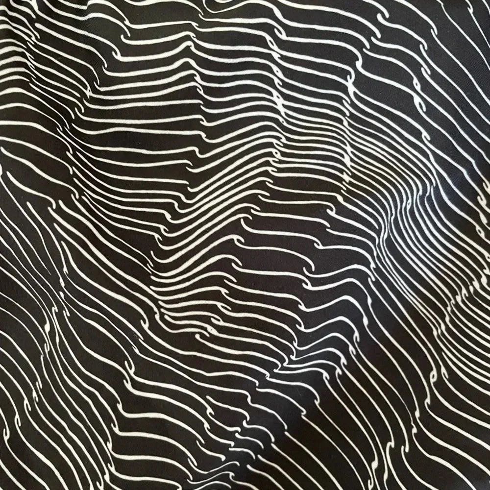 Striped Nike dri-fit woman shorts - Picture 2 of 3